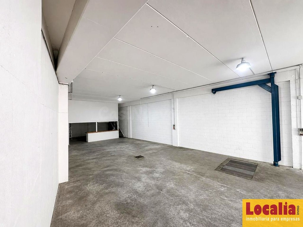 Nave impecable de 220 metros en venta en Cartes. - foto 2
