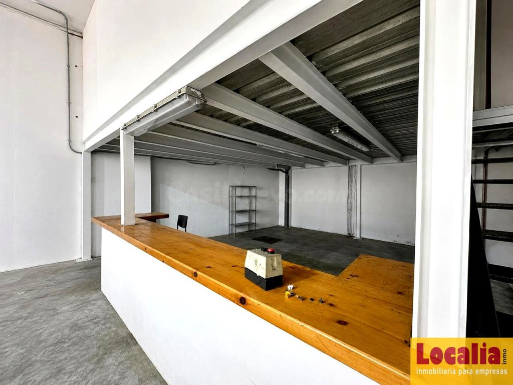 Nave impecable de 220 metros en venta en Cartes. - foto 4