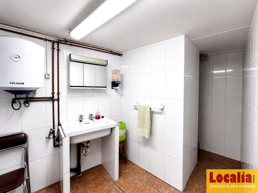 Nave impecable de 220 metros en venta en Cartes. - foto 10