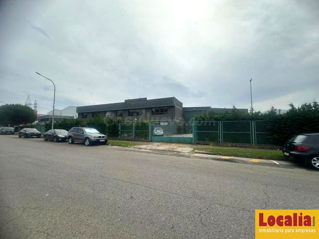 Naves industriales con edificio de oficinas - foto 6