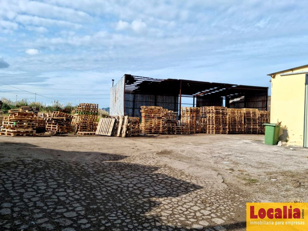 Suelo industrial con naves en alquiler, Santander - foto 3
