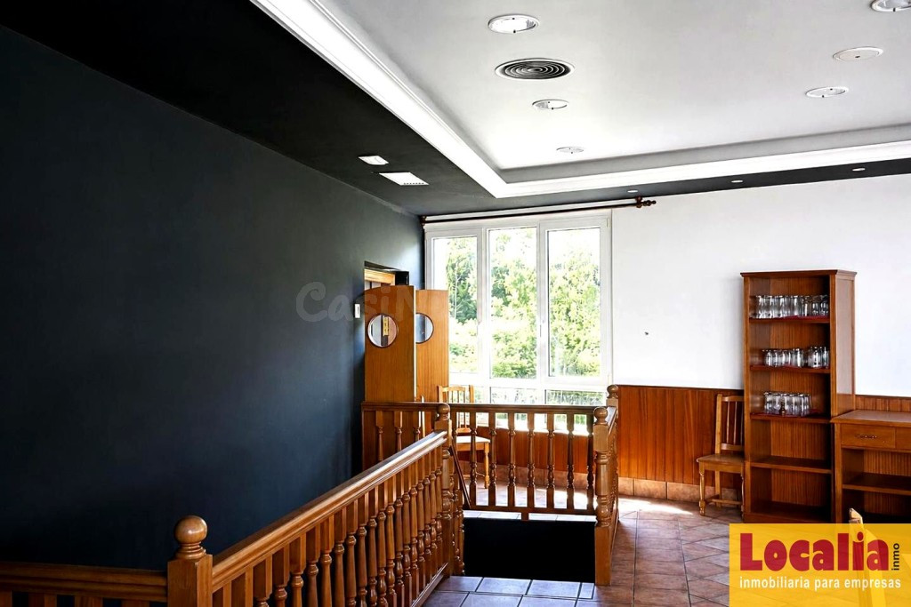Restaurante con vivienda y parking en Castro Urdiales - foto 5
