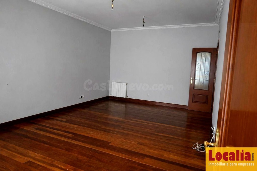 Vivienda con restaurante y aparcamiento, Castro Urdiales