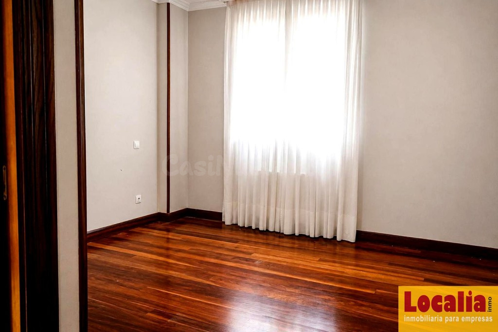 Vivienda con restaurante y aparcamiento, Castro Urdiales - foto 2