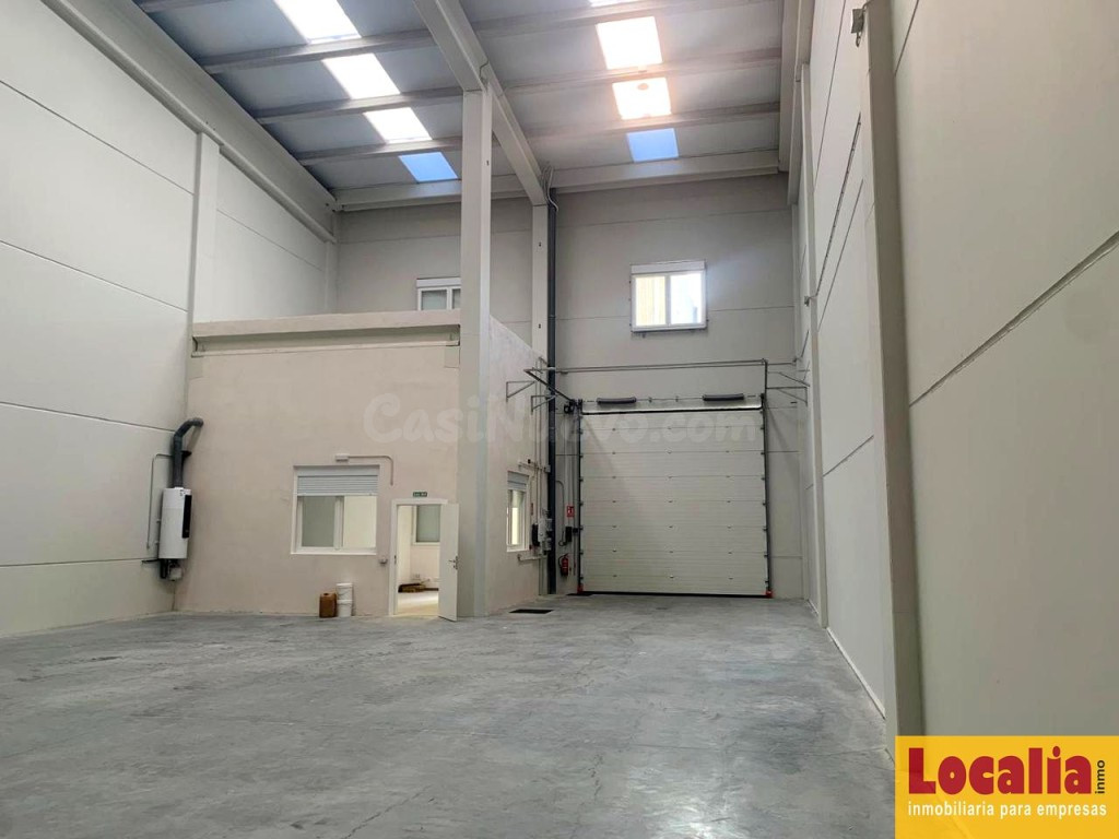 Nave industrial de estreno en Valladolid - foto 2