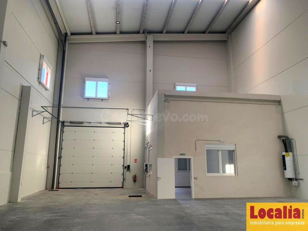 A estrenar nave moderna en Valladolid - foto 2