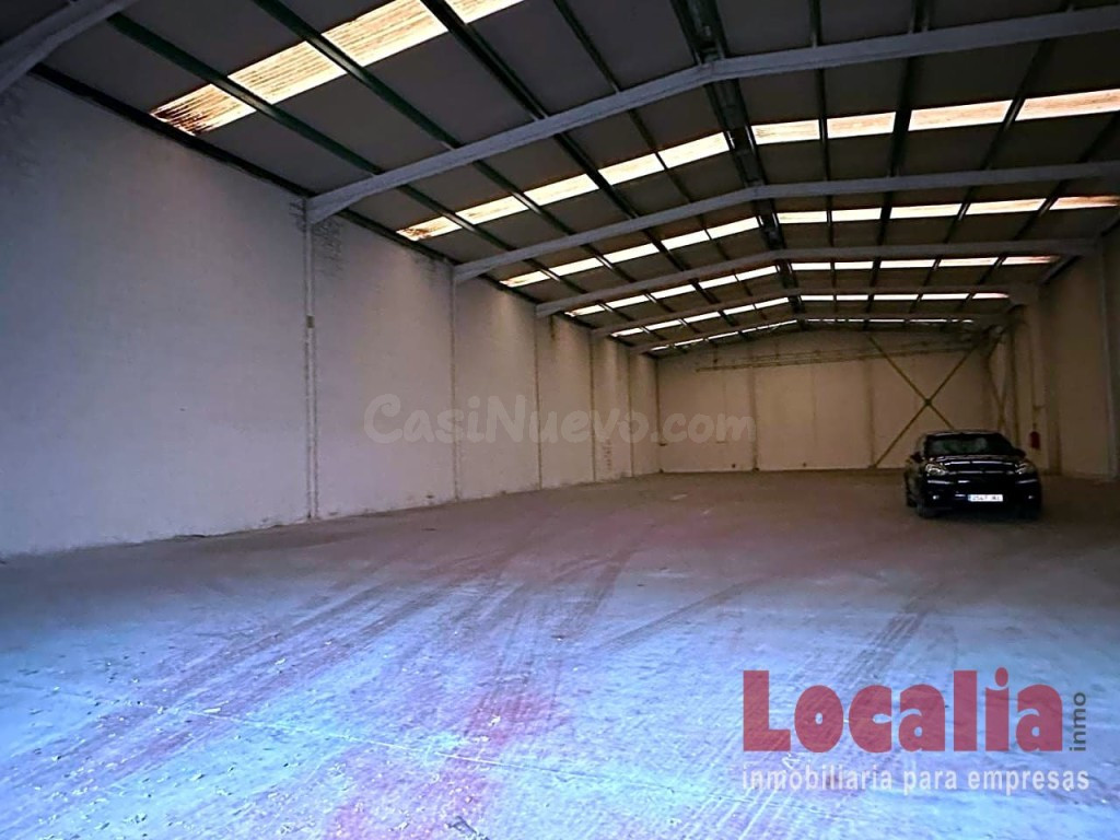 Nave industrial en Polígono de Molladar. Cantabria - foto 2