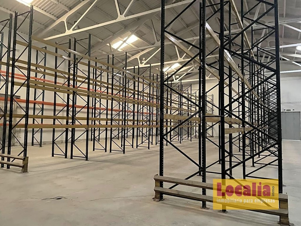 Nave Logística y  Distribución en Cantabria - foto 2