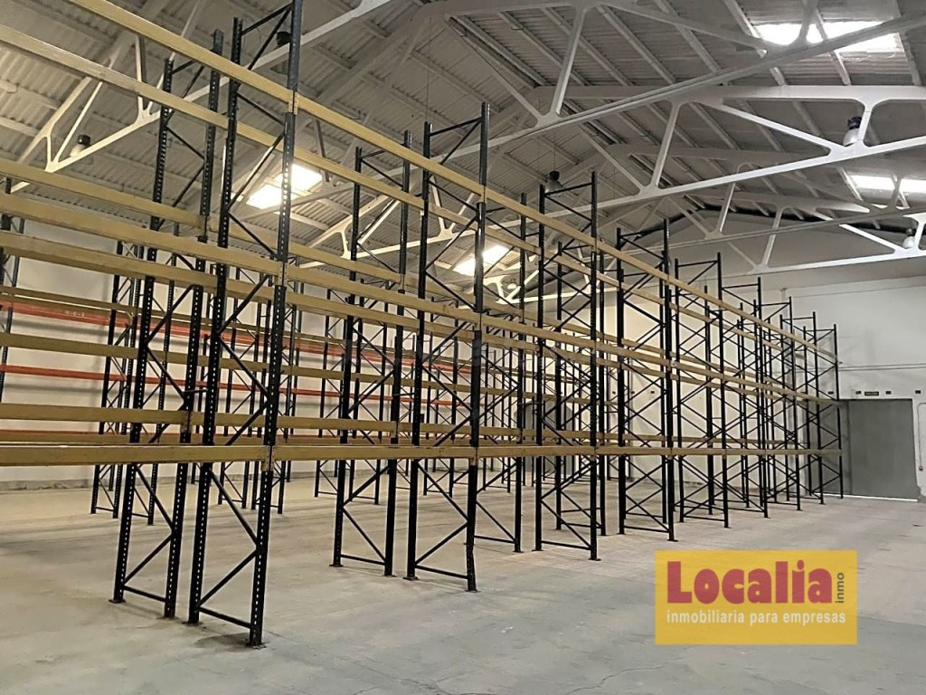 Nave Logística y  Distribución en Cantabria - foto 3