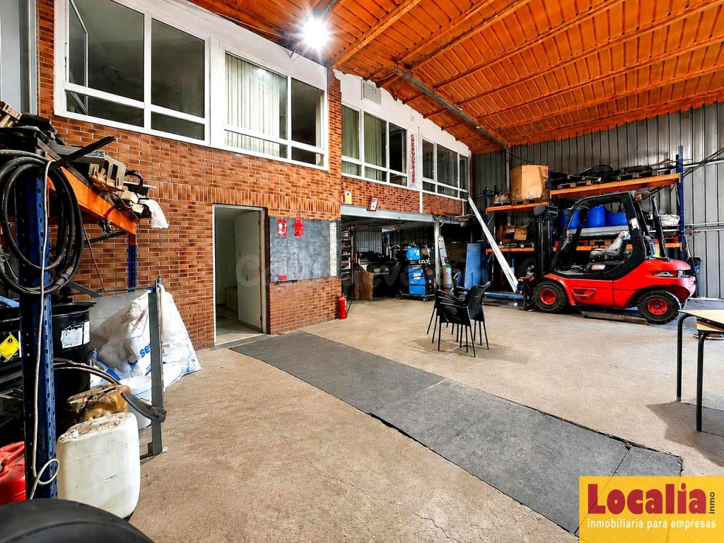 Venta de nave industrial con campa en Reocín.