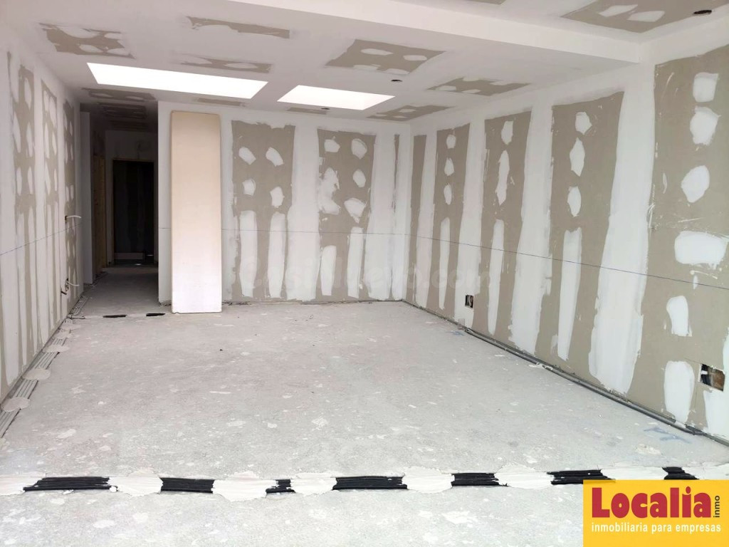 Oficinas en alquiler en zona industrial, Cartes - foto 3