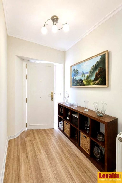 Casa familiar reformada con jardín en Miengo - foto 4