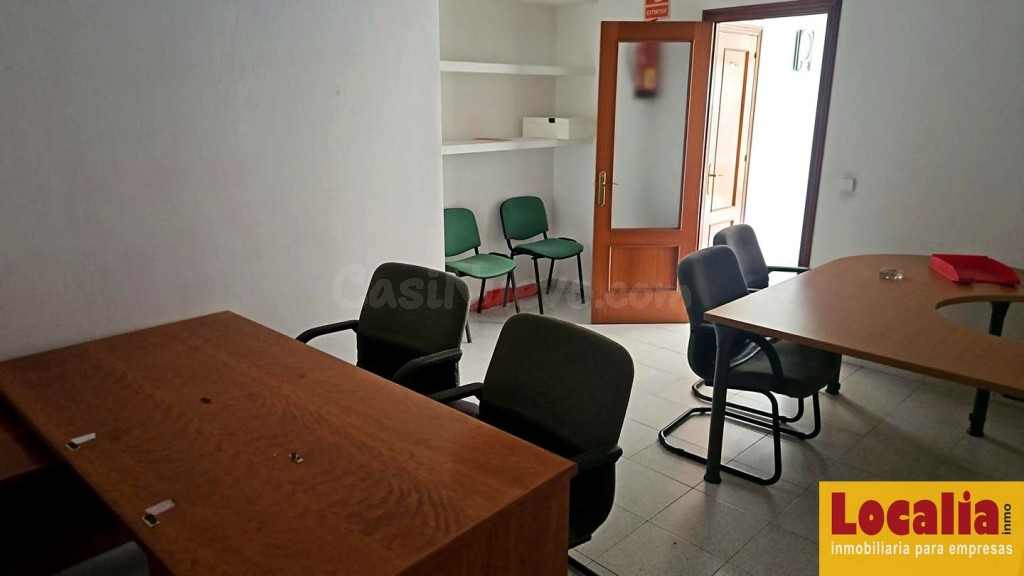 Local ideal para oficina o gabinete, Torrelavega.