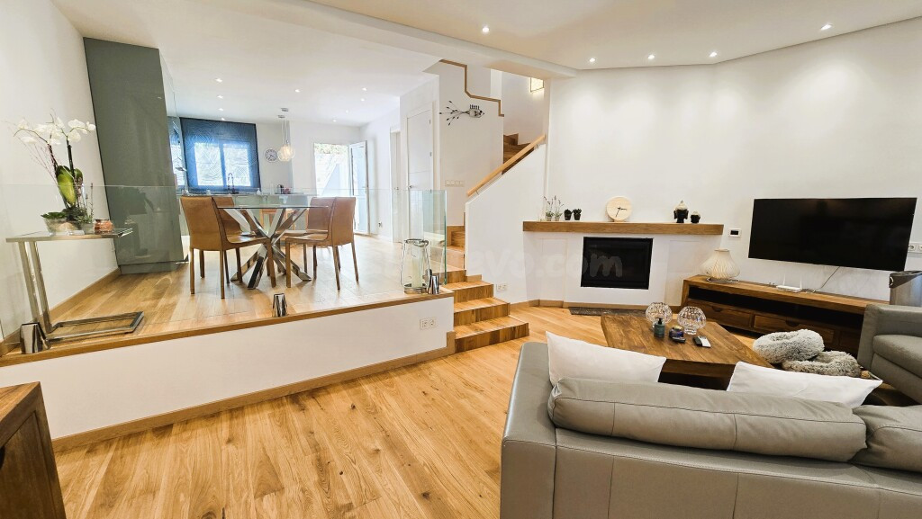 Adosada en Venta en Istan Málaga - foto 2