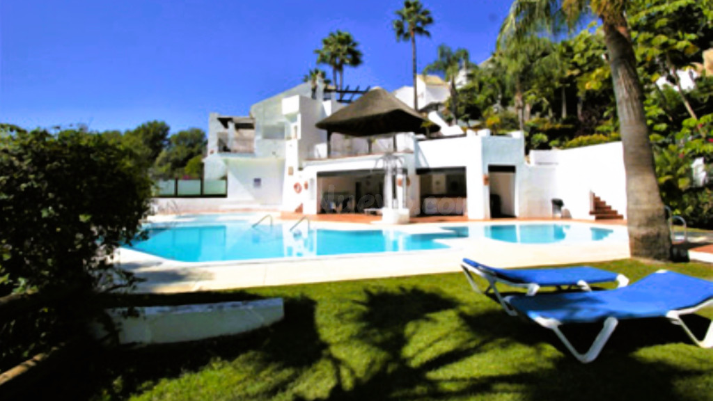 Adosada en Venta en Istan Málaga - foto 14
