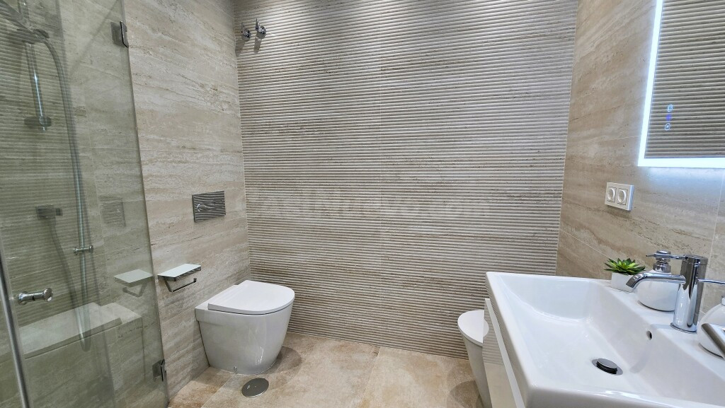 Adosada en Venta en Istan Málaga - foto 10