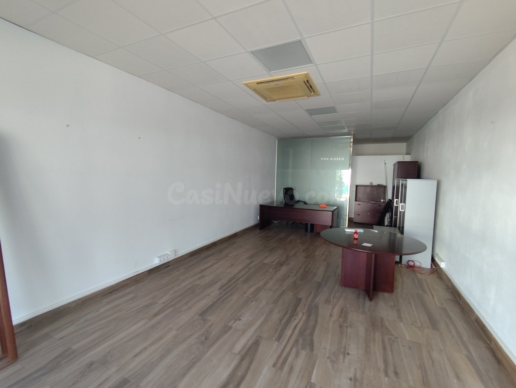 Local comercial en Traspaso en Pozo De Los Frailes Almería - foto 3