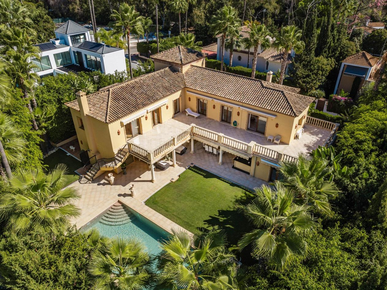 VILLA DE LUJO EN NUEVA ANDALUCIA, MARBELLA - foto 2