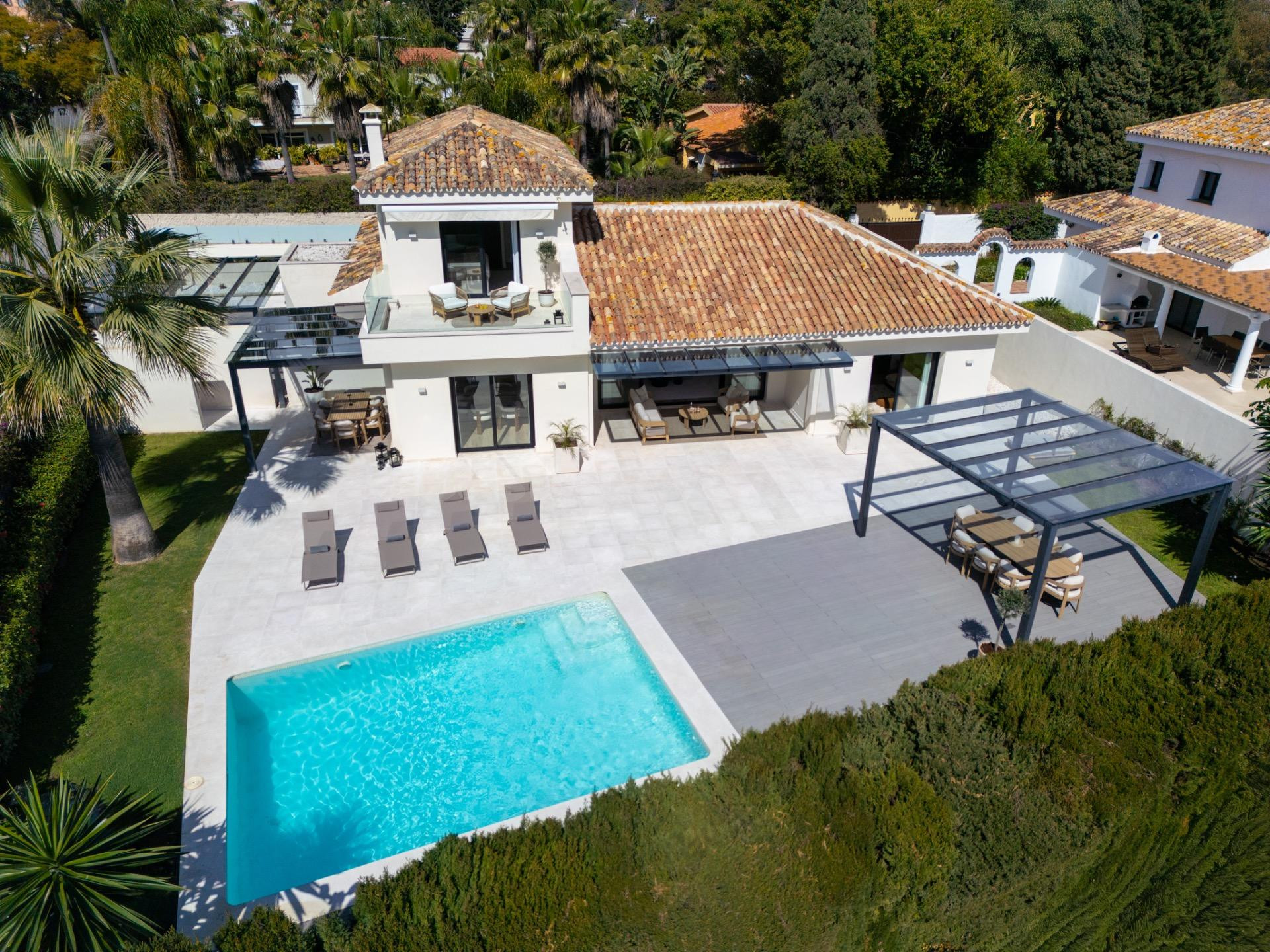VILLA DE LUJO EN SAN PEDRO ALCANTARA