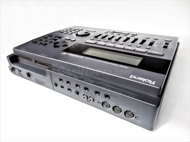 Roland MV-30 Studio M para producción musical en Zaragoza - foto 2