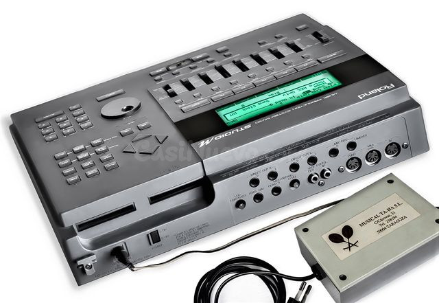 Roland MV-30 Studio M para producción musical en Zaragoza - foto 3