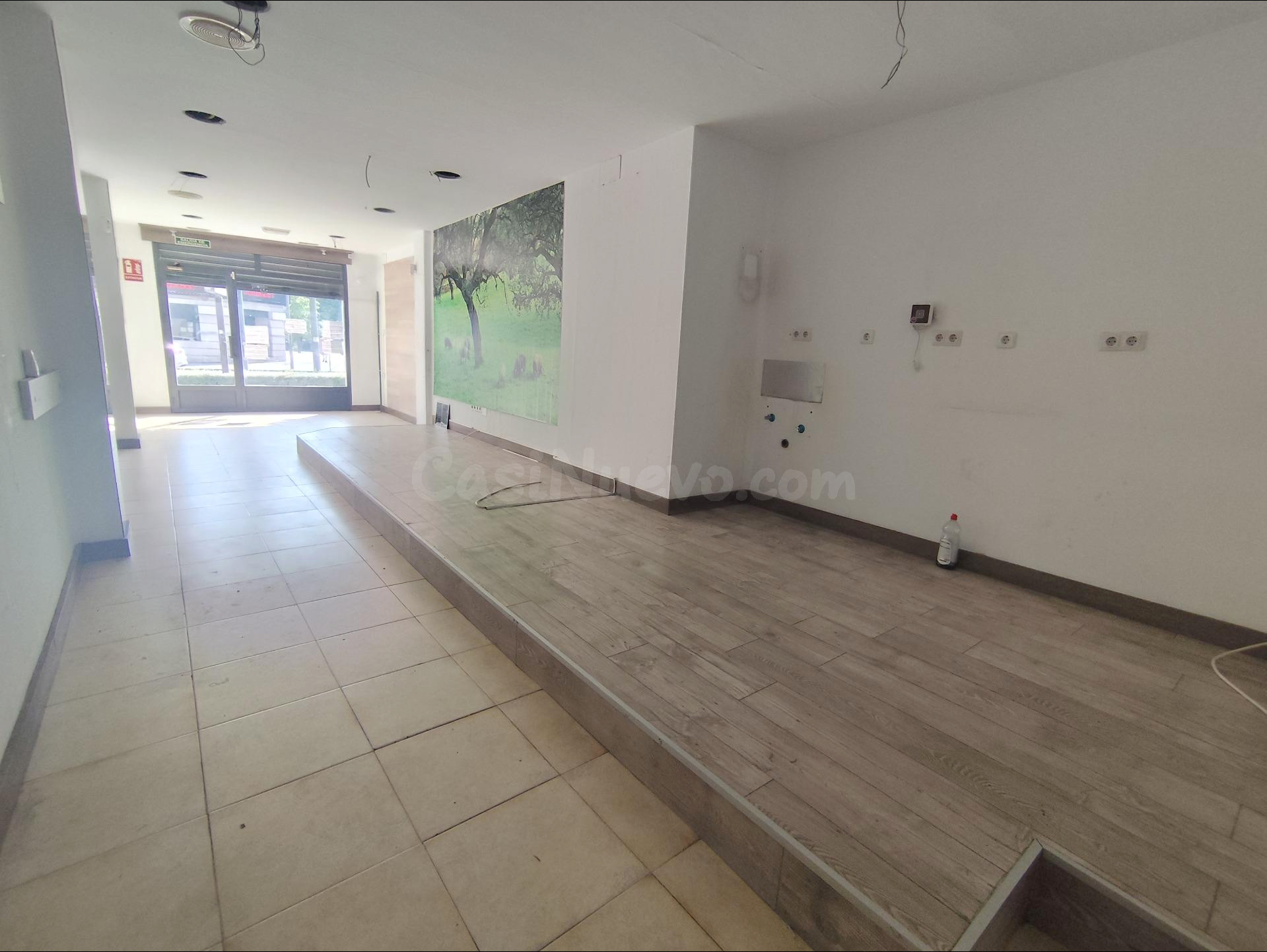 LOCAL COMERCIAL EN ALQUILER EN MARACENA - METRO EN LA PUERTA - foto 3