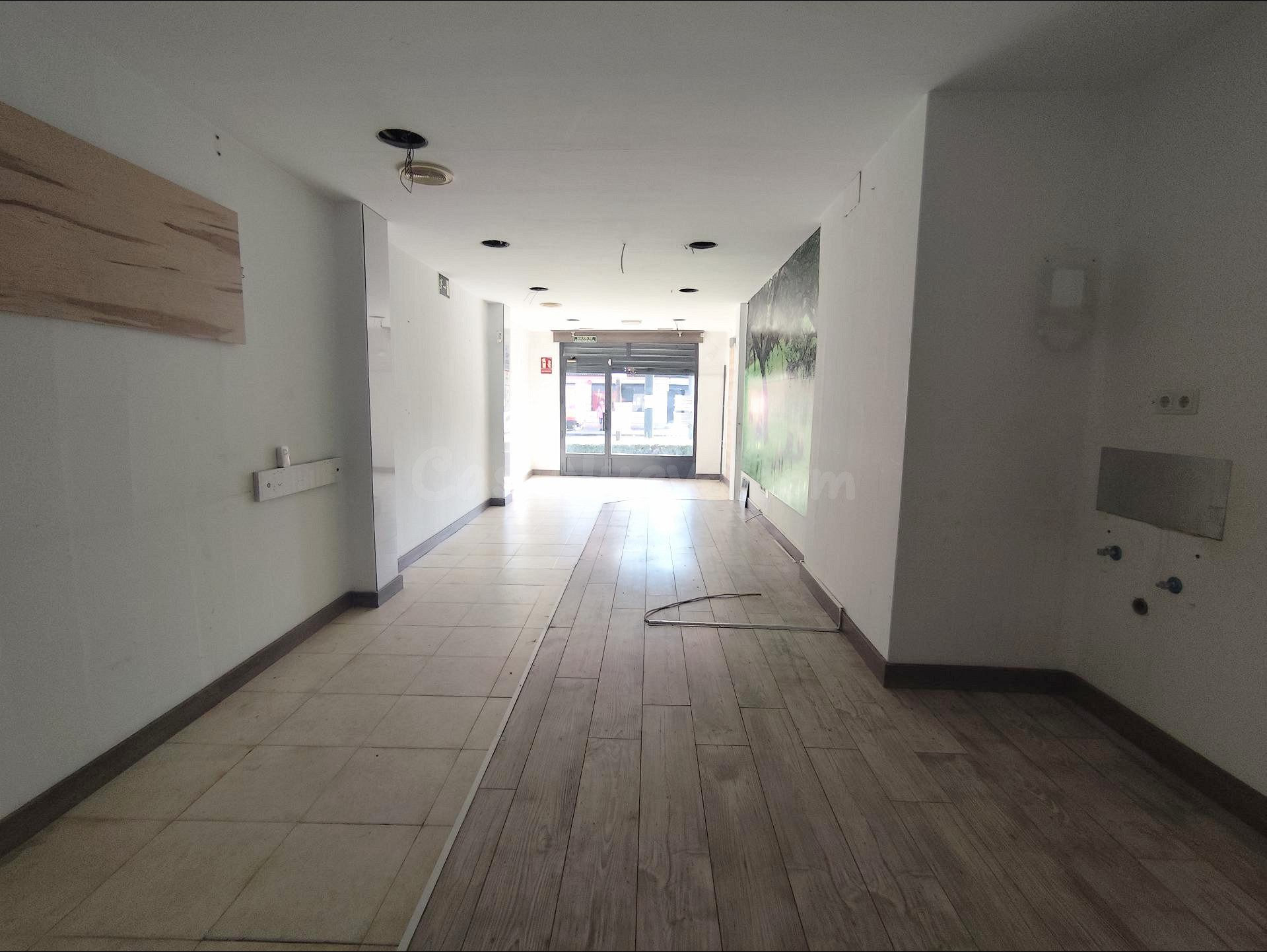 LOCAL COMERCIAL EN ALQUILER EN MARACENA - METRO EN LA PUERTA - foto 4