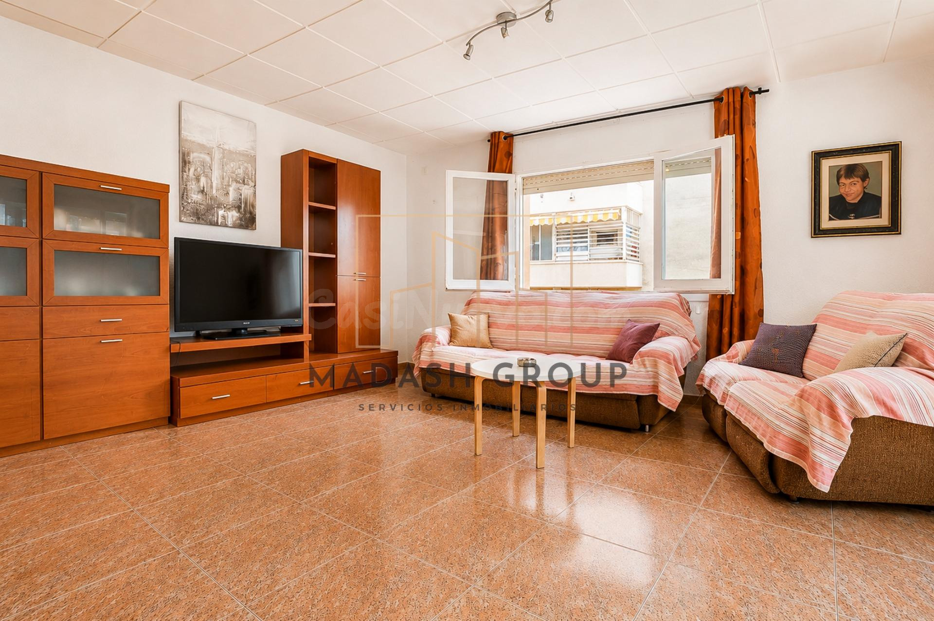 Piso en venta en Salou con 4 habitaciones y gran terraza a d - foto 2