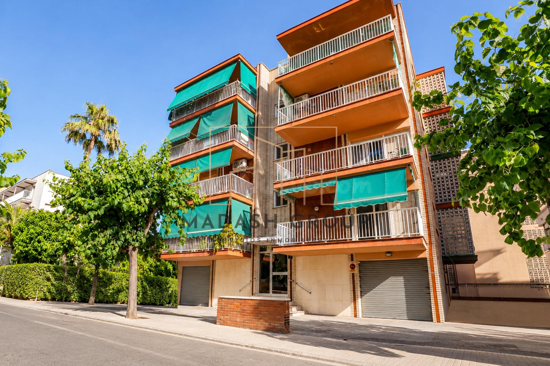 Piso en venta en Salou con 4 habitaciones y gran terraza a d - foto 3