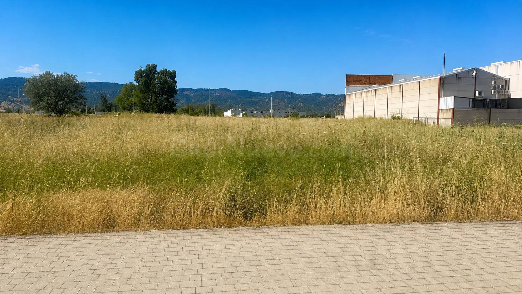 Solar urbano industrial de 503 m2 en Córdoba – 69.900 € en l - foto 2