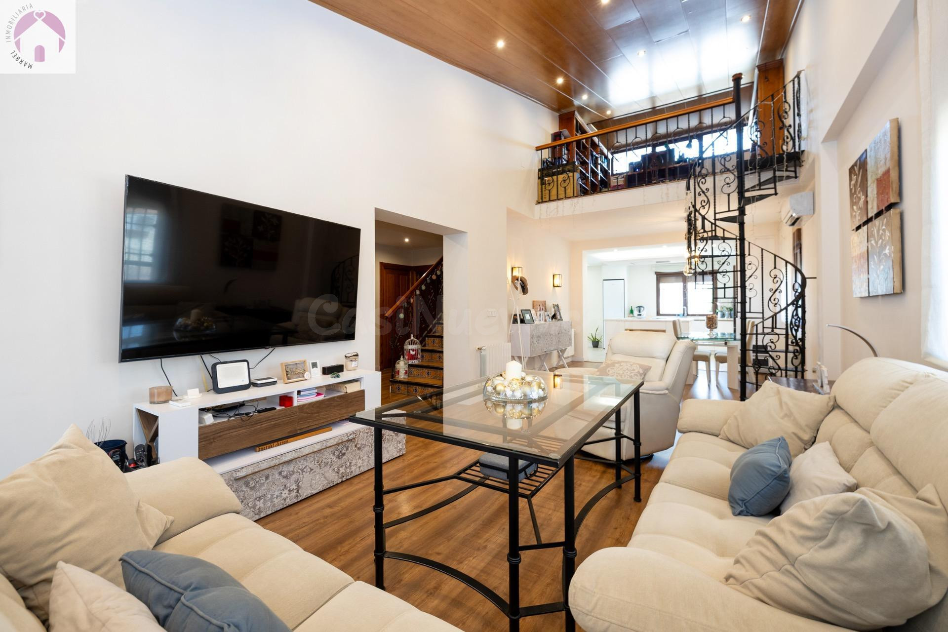 CHALET DE ENSUEÑO EN URB. VIÑA DEL REY, OTURA - foto 4