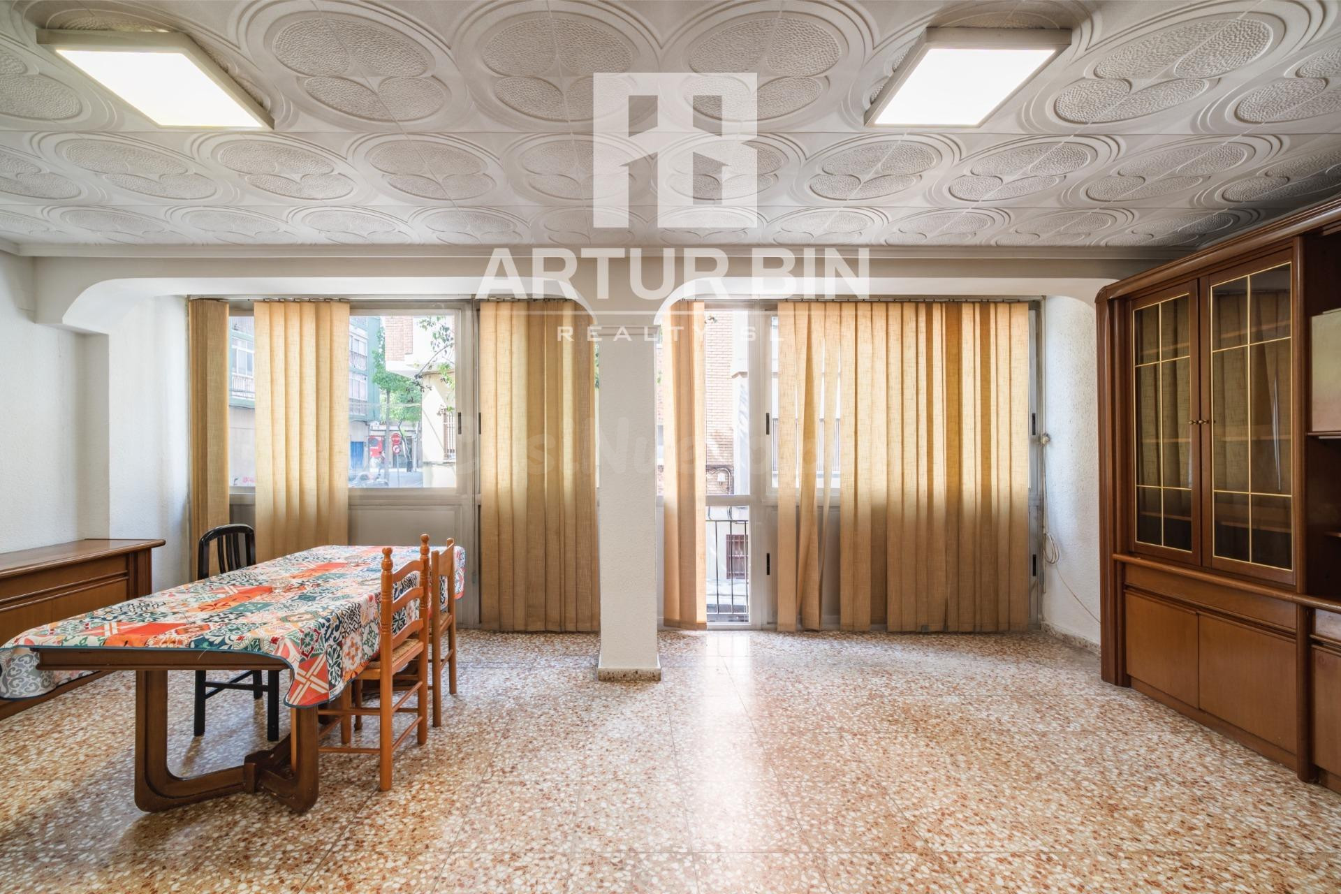 Piso 4 habitaciones 140m² en venta - El Mercado - foto 3