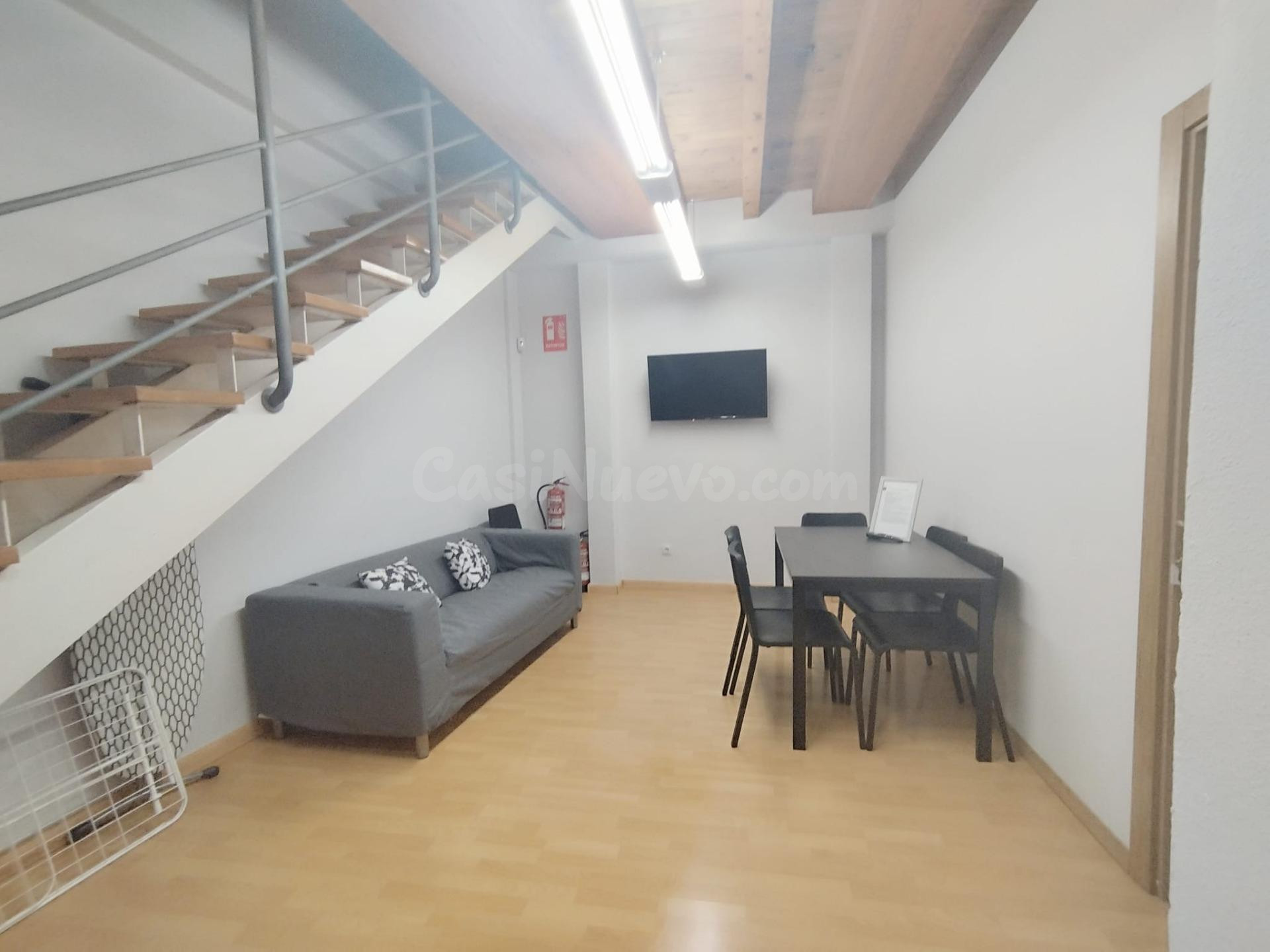Piso con tv, nevera, microondas y cafetera para chicas - foto 5