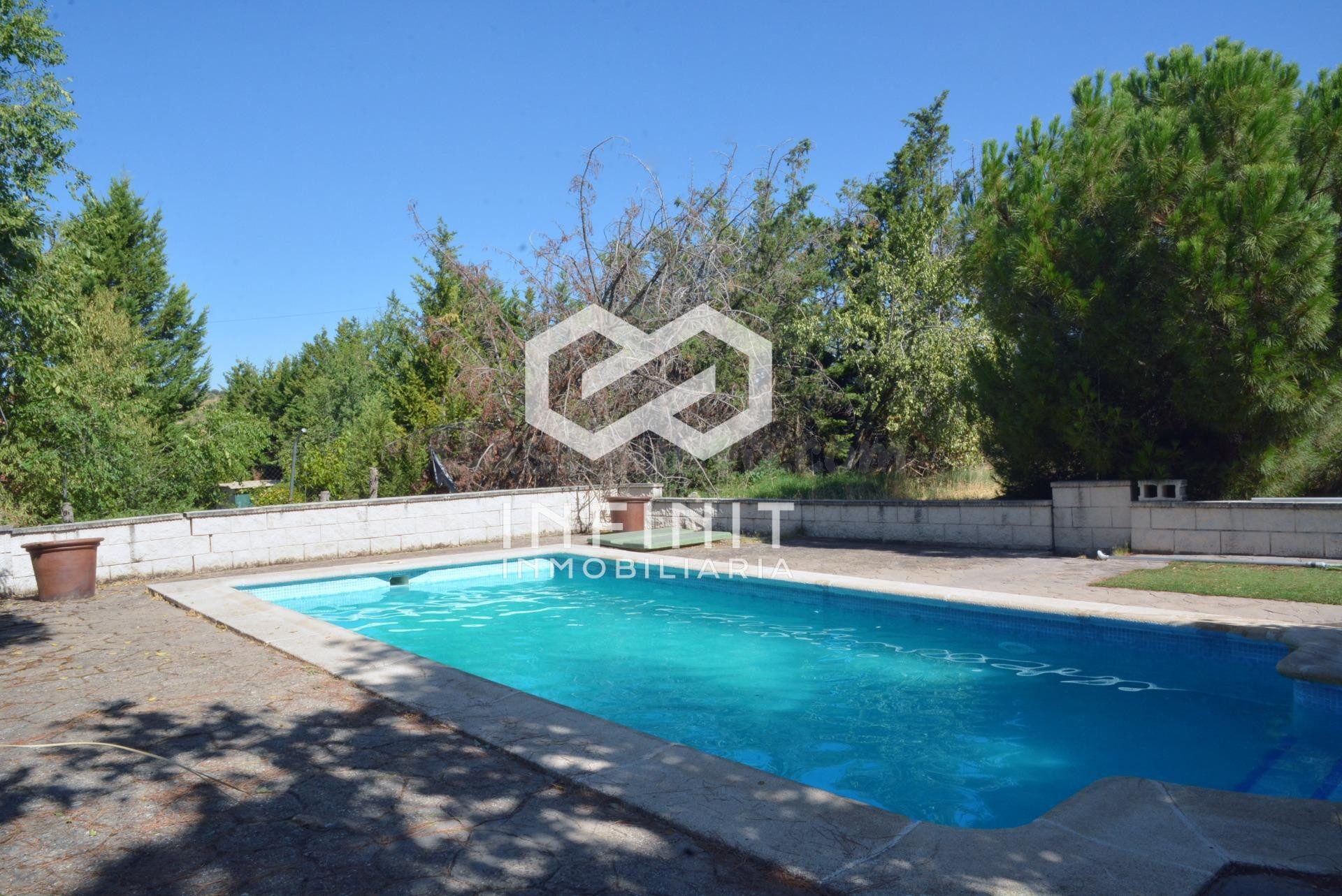 Un lujo diferente: privacidad, naturaleza y piscina sin renu - foto 5