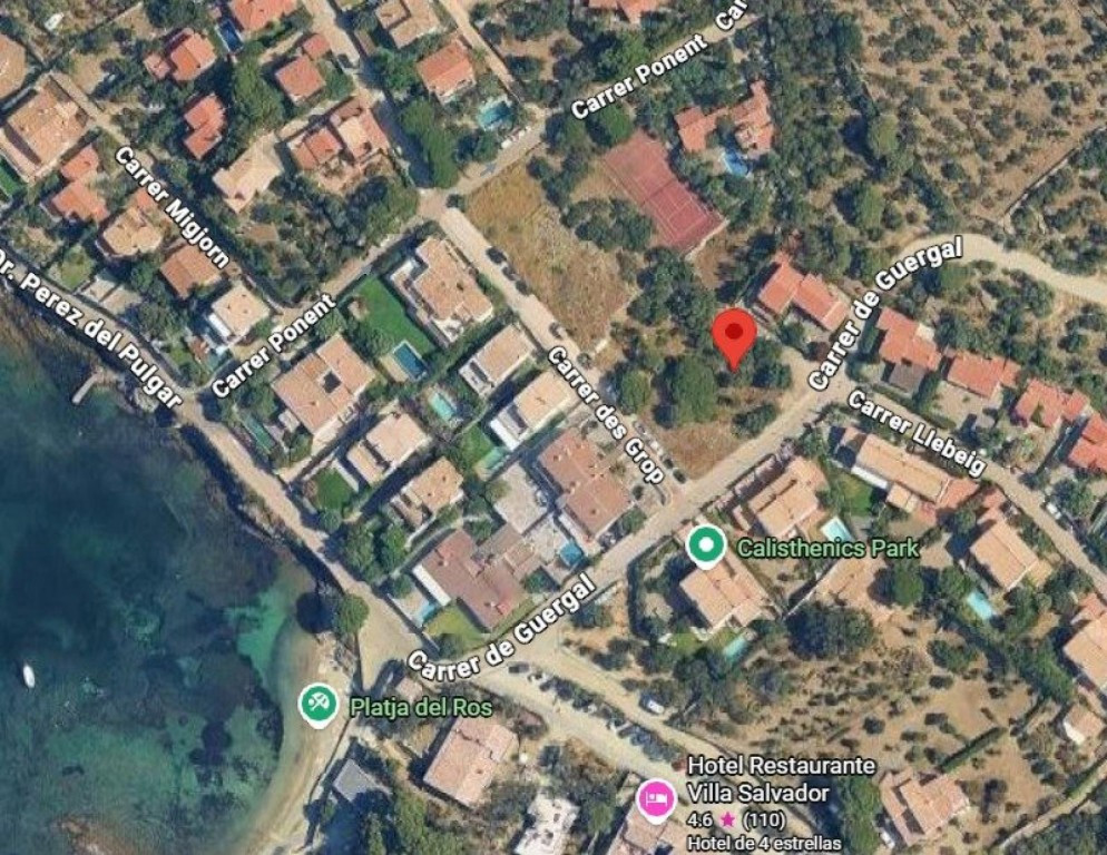 Exclusivo terreno urbano en Cadaqués a pocos pasos de la playa del Ros