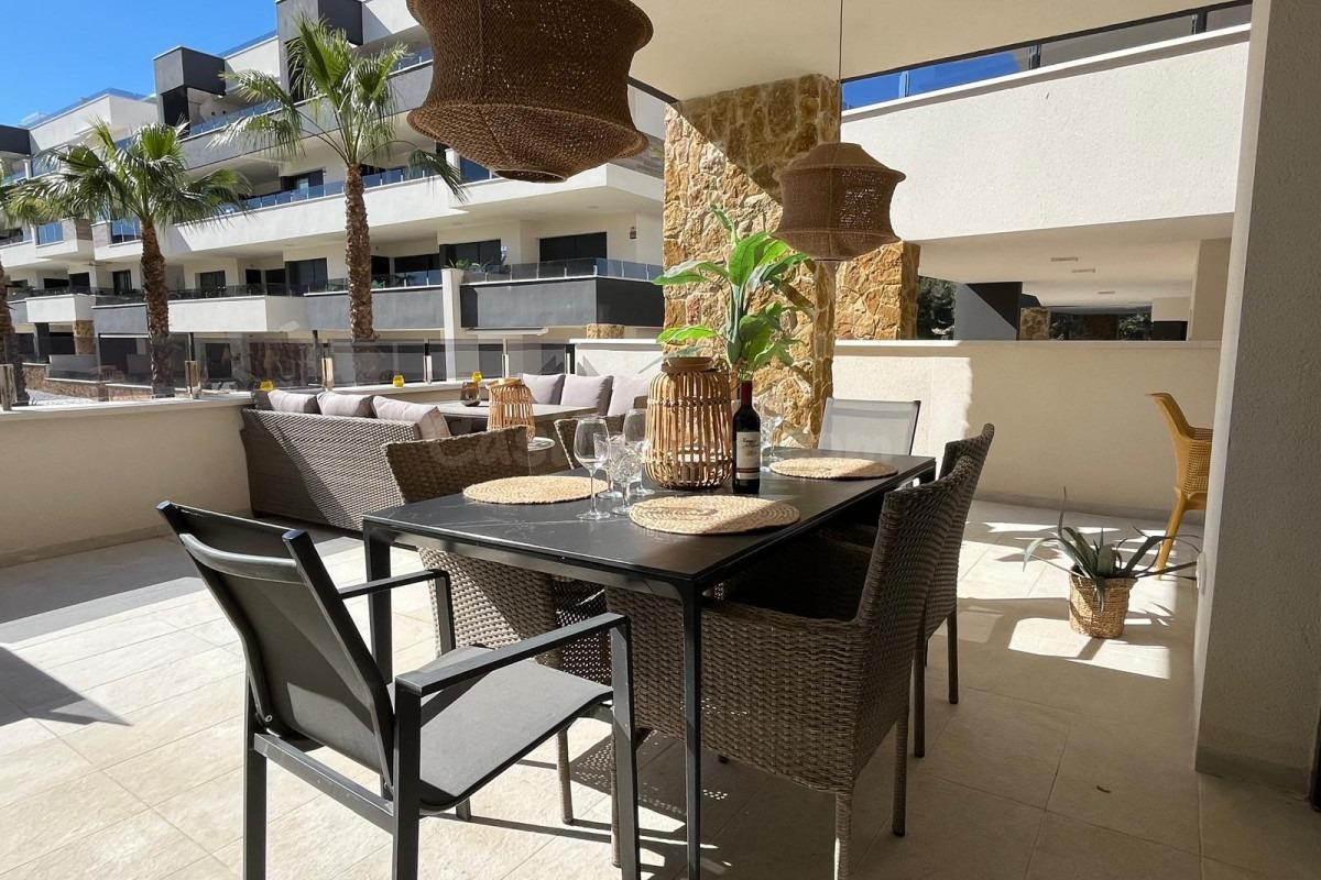 MODERNO APARTAMENTO EN PLANTA BAJA CON JARDÍN PRIVADO DE 65 m2 | LOS ALTOS, ORIHUELA COSTA