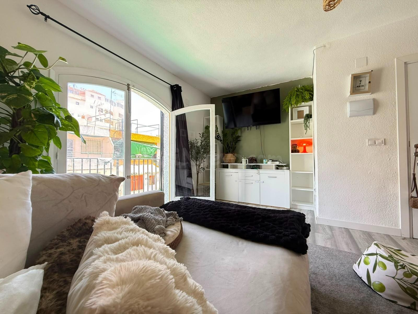 Apartamento dúplex reformado con terraza, Alicante, Torrevie - foto 2