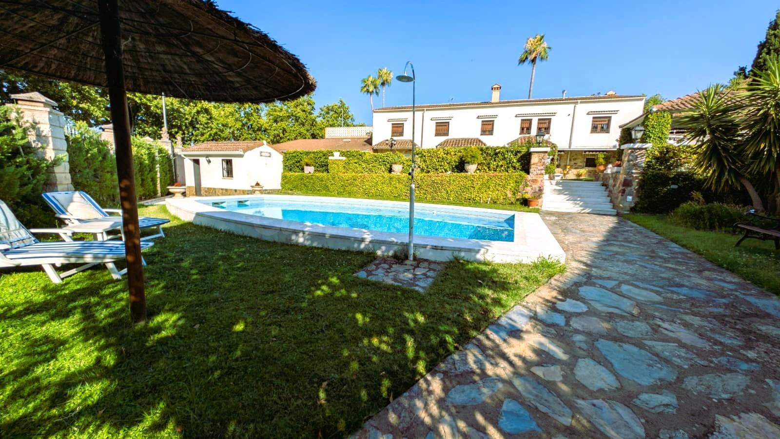 Exclusiva vivienda de planta baja en la prestigiosa Urbaniza - foto 2