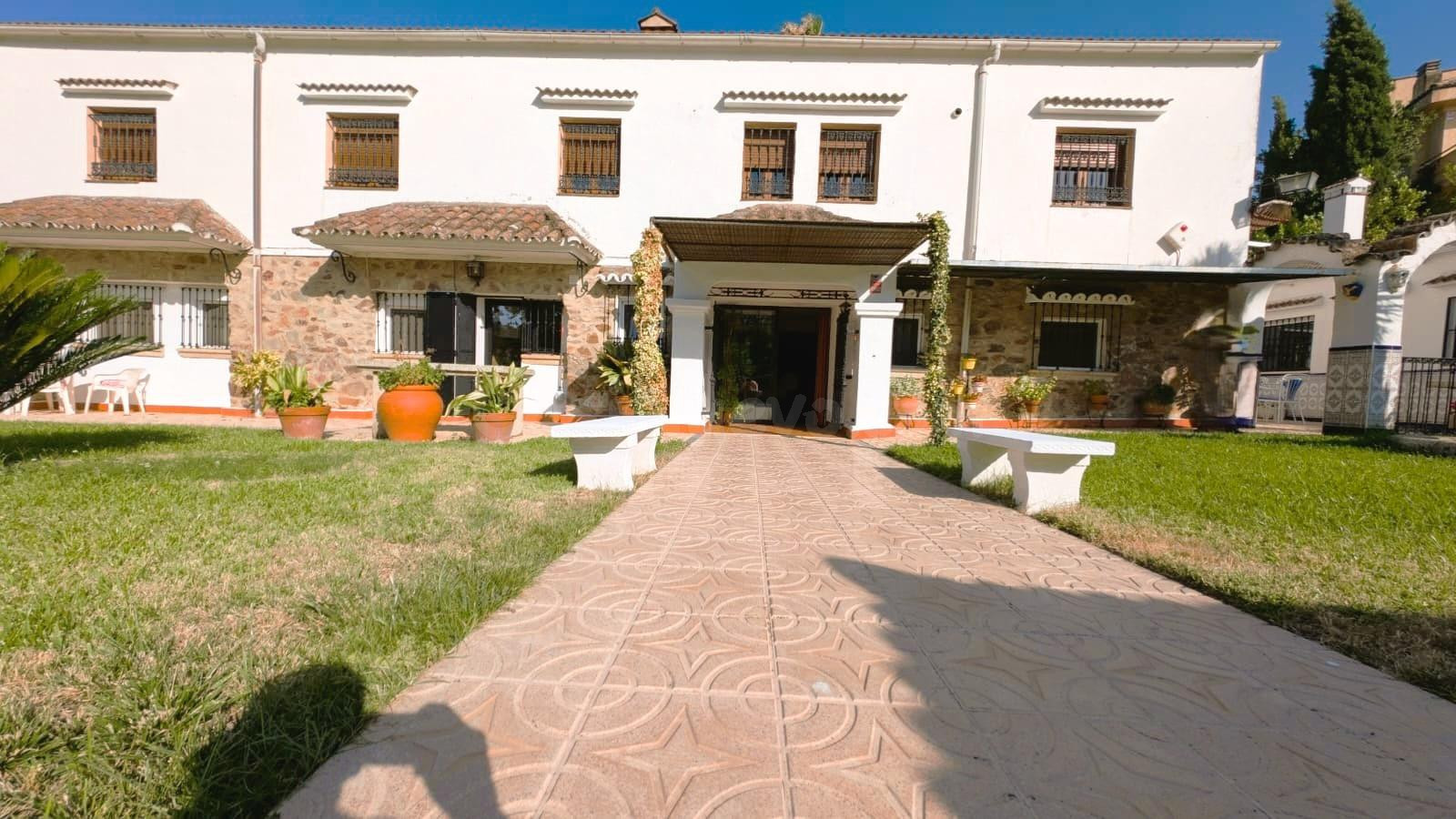 Exclusiva vivienda de planta baja en la prestigiosa Urbaniza - foto 3