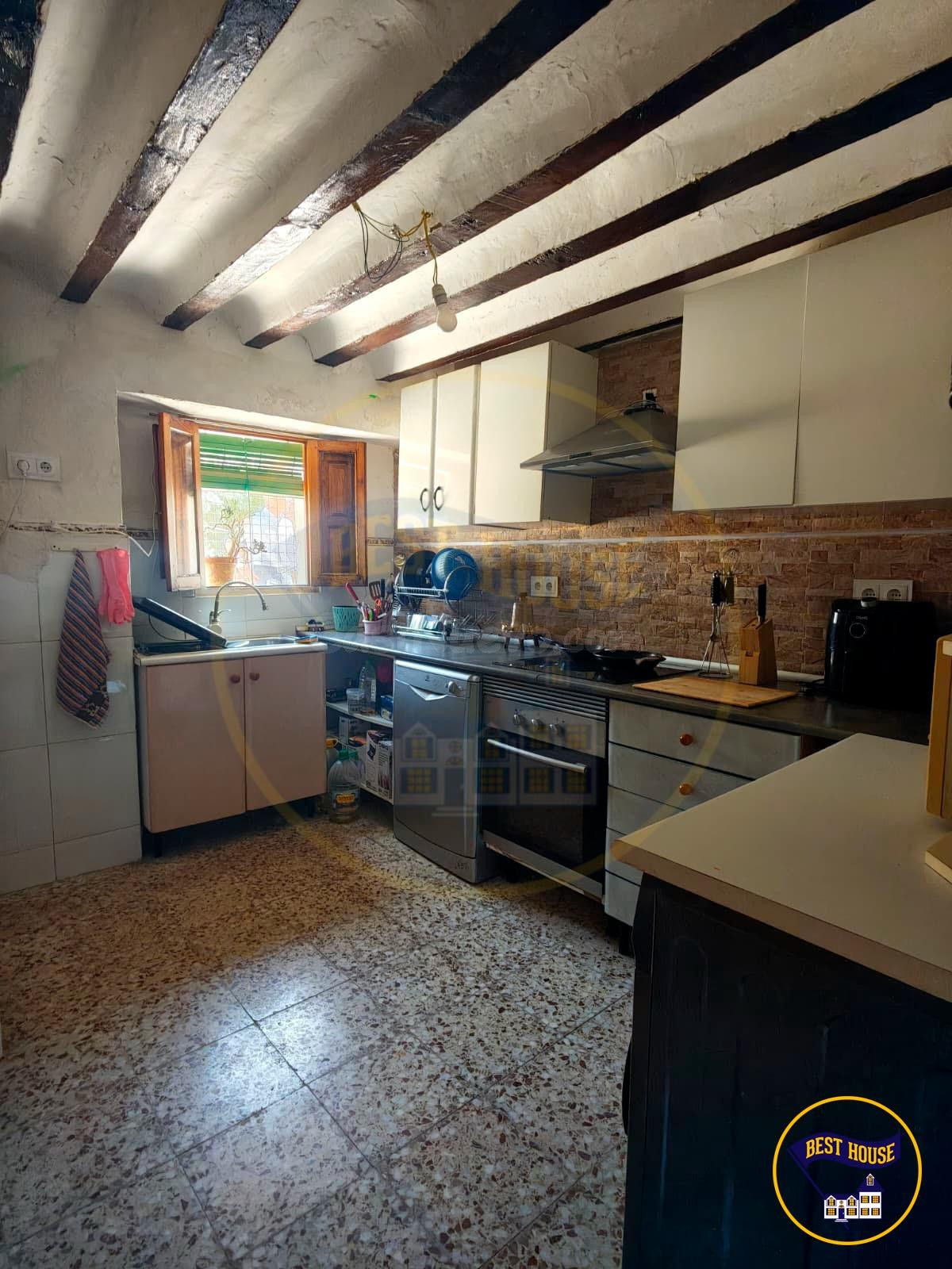 AMPLIA CASA DE 6 habitaciones EN MOHORTE - foto 3