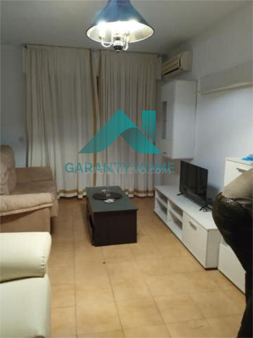 ¡SE ALQUILA PISO DE 2 habitaciones EN SAN BLAS!