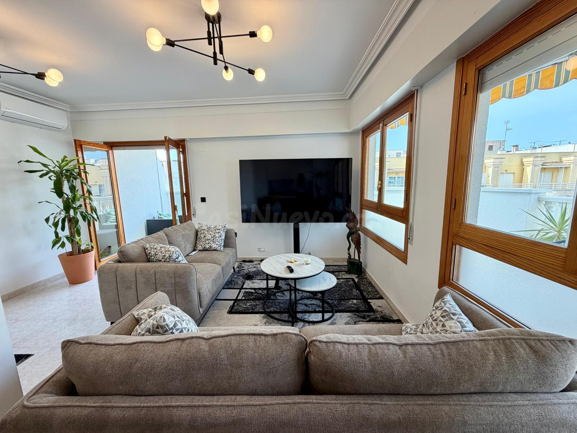 Ático exclusivo con espectacular terraza de 45 m2 a solo 150 metros del mar