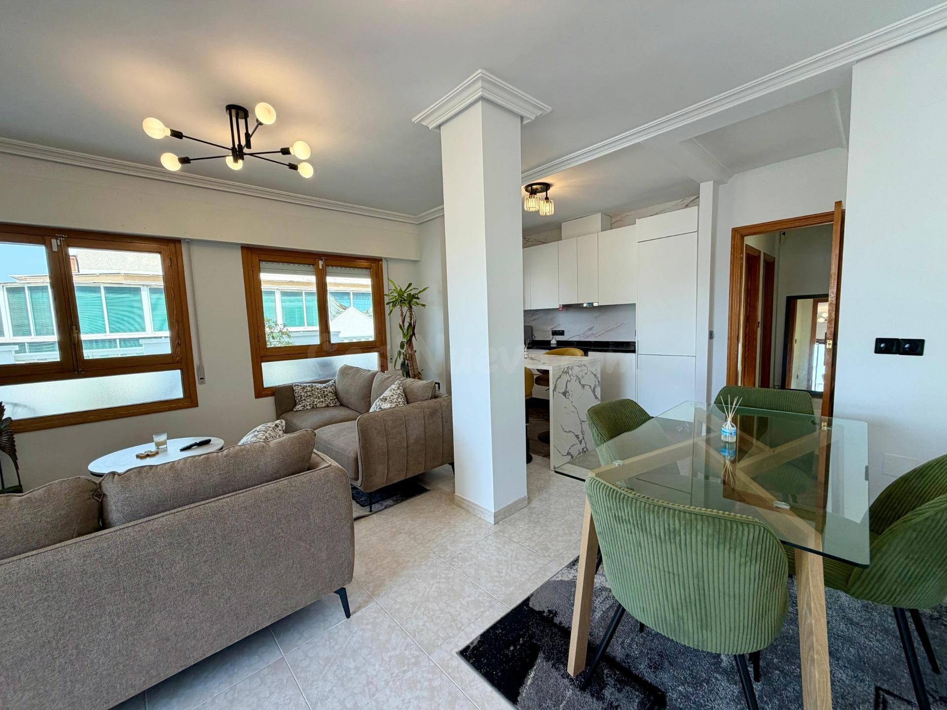 Ático exclusivo con espectacular terraza de 45 m2 a solo 150 - foto 3