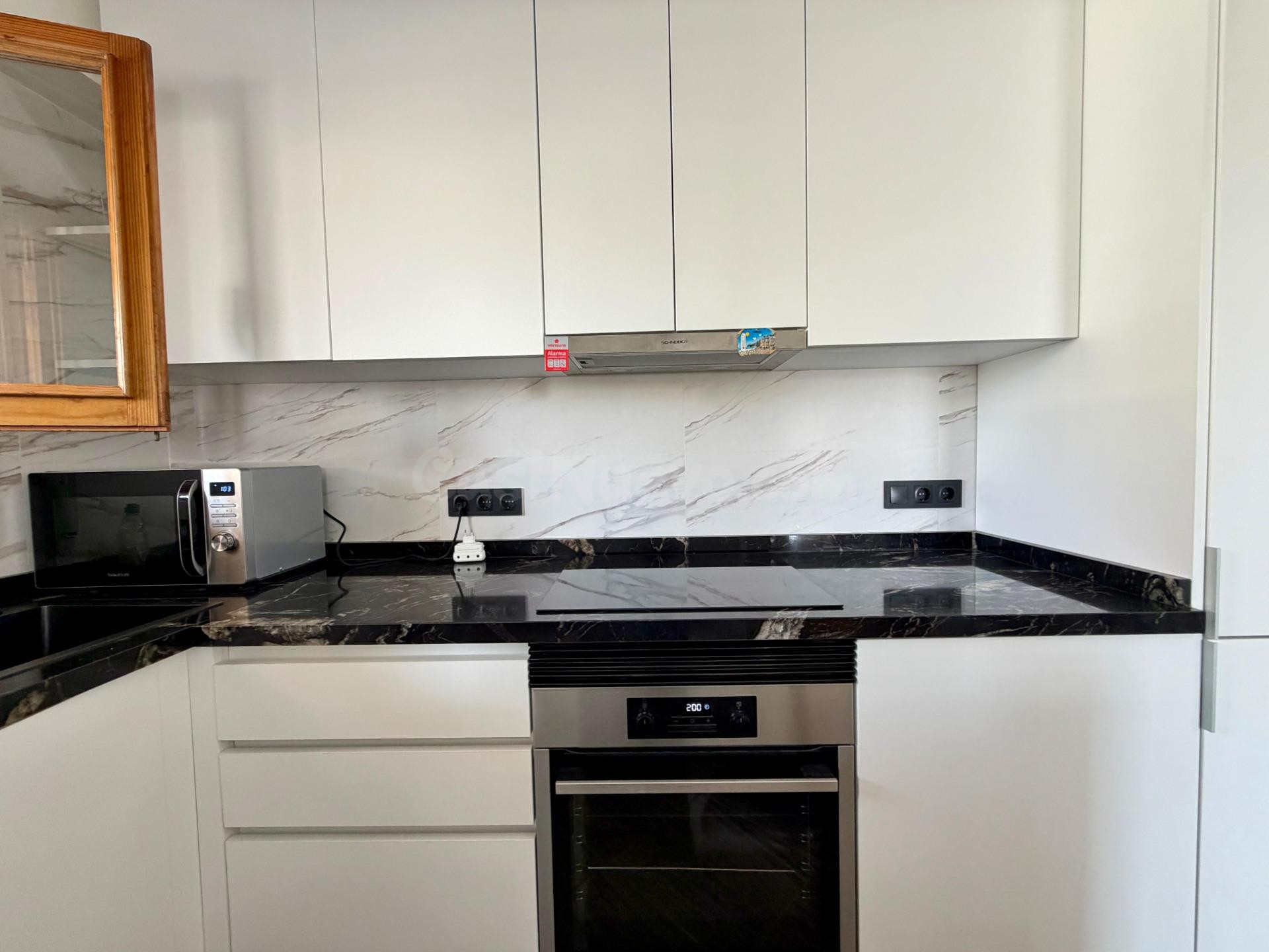 Ático exclusivo con espectacular terraza de 45 m2 a solo 150 - foto 4