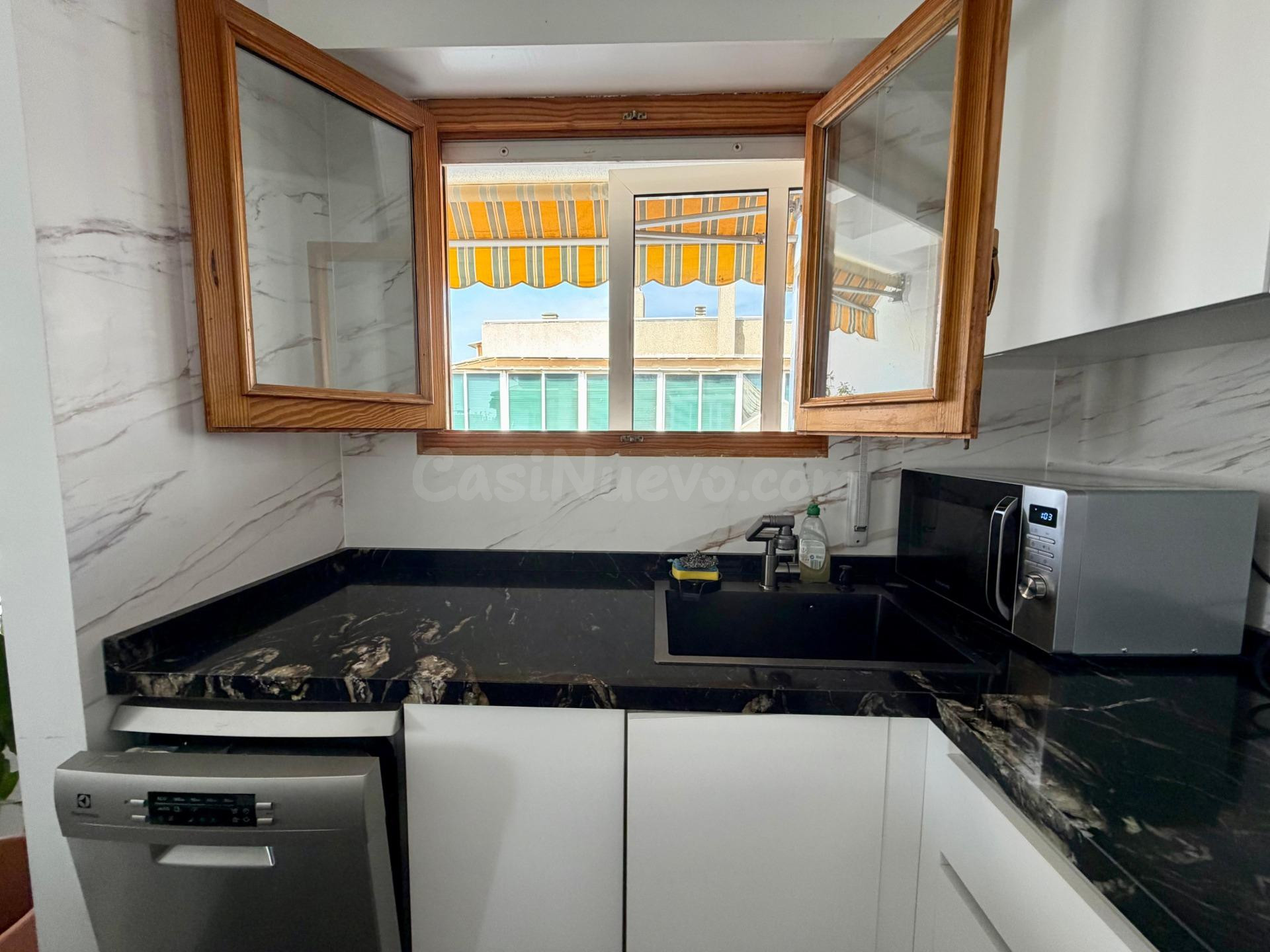 Ático exclusivo con espectacular terraza de 45 m2 a solo 150 - foto 5