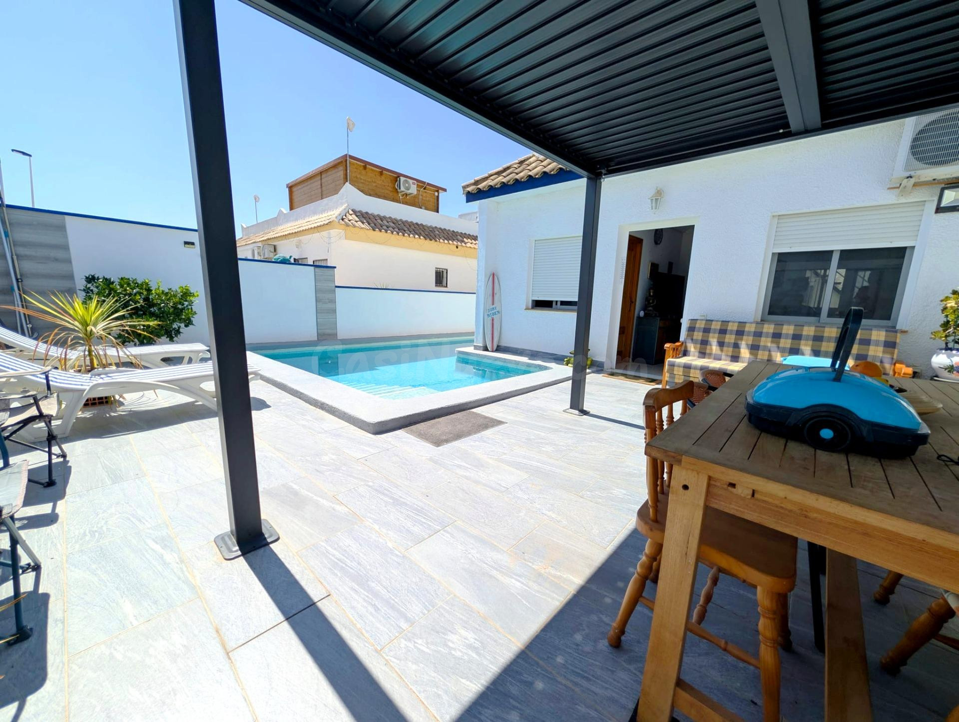 BONITA VILLA CON PISCINA EN CAMPOSOL EN SECTOR D - foto 5