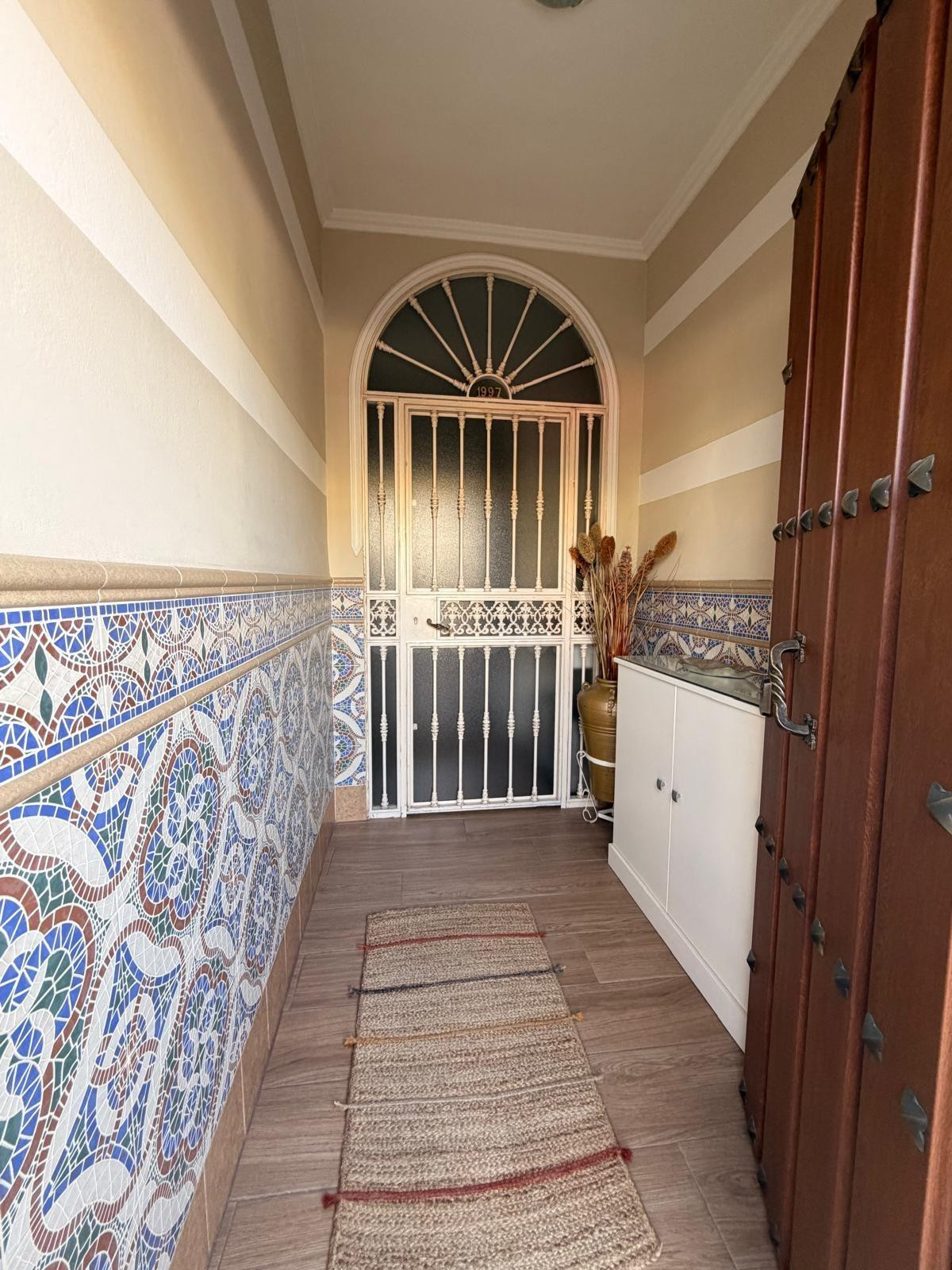 Acogedora Casa en Avenida de Pruna con Espacios Amplios y Co - foto 5