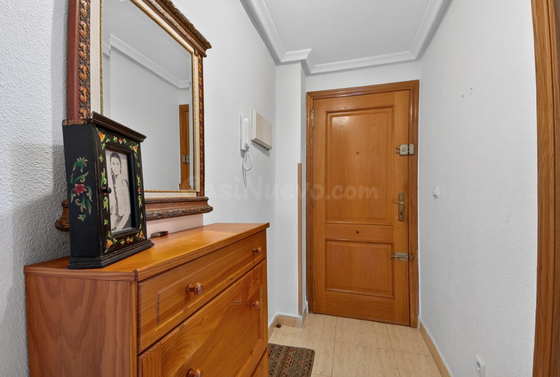 Se vende piso de 2 dormitorios y 1 baño cerca del Parque de  - foto 4