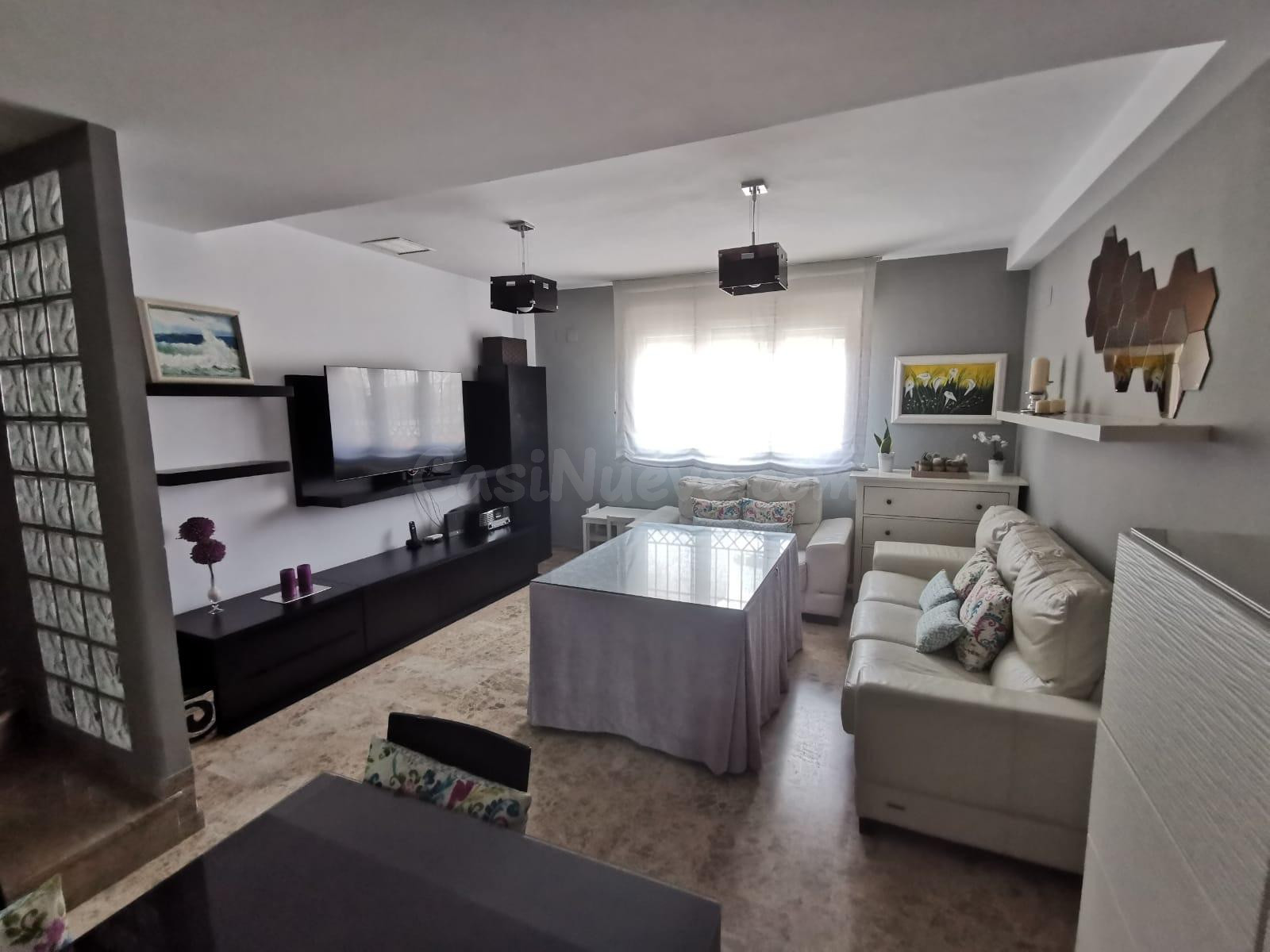 GRAN CASA EN URBANIZACION DE ALCOLEA - foto 2