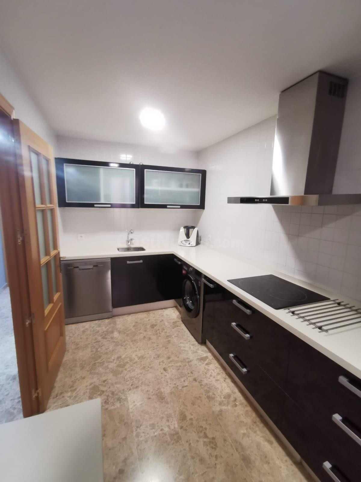 GRAN CASA EN URBANIZACION DE ALCOLEA - foto 4